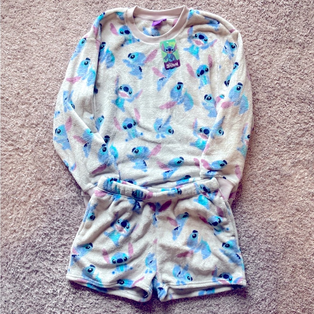 Disney Stitch Fleece Lounge Set
